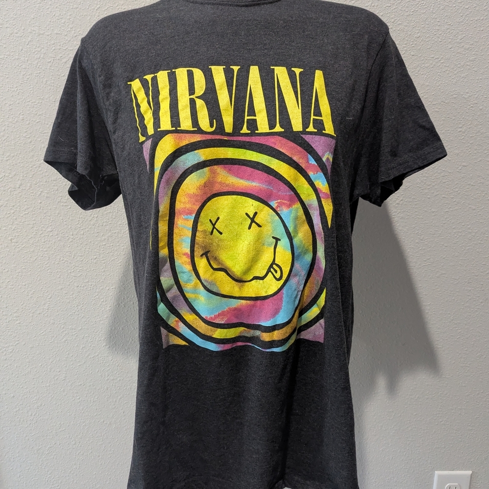 Graphic T-Shirt in Black - Picture 2 of 5